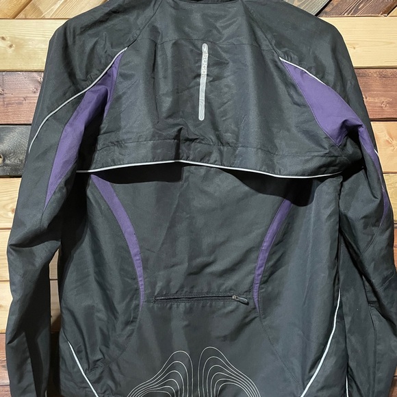 Vintages Woman’s size Large Sugoi Convertible Running Jacket. - Picture 3 of 5